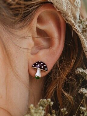 MODCLOTH RETRO MUSHROOM STUD EARRINGS